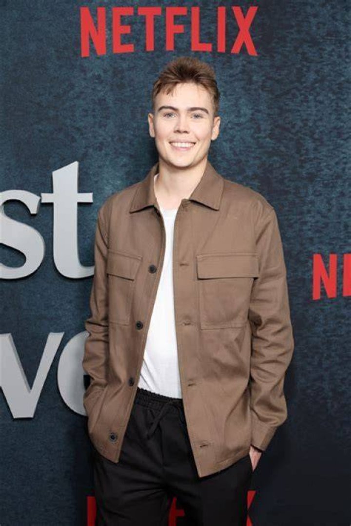 
Jeff Booth Height, Weight, Net Worth, Age, Birthday, Wikipedia, Who, Nationality, Biography 