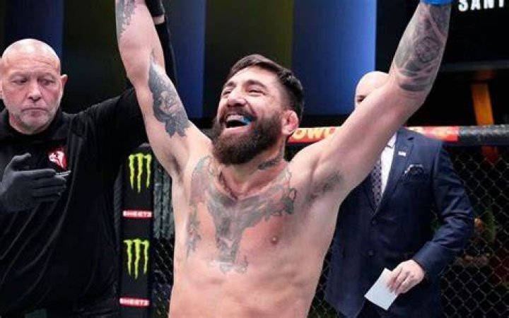 
UFC Fighter Guido Cannetti Is A Family Man, Meet His Wife Carito Bilardi And Kids On Instagram 