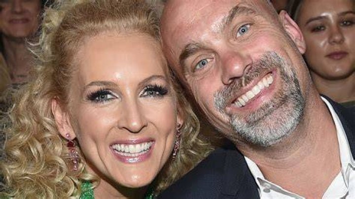 Where Is Kimberly Schlapman First Husband Now And Why Did They Seperate? More About The Singer