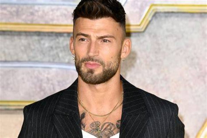 
Who Is Singer Jake Quickenden’s Older Brother Adam Quickenden? 